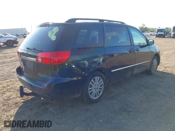 ✅ 2008 Toyota Sienna XLE • VIN: 5TDZK22C88S113644 • Lot: 43040691. Listed on IAAI with 300,948 mi. Free auction sales archive from the USA and detailed vehicle history report at DreamBid. Image 4.