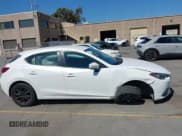 ✅ 2016 Mazda 3 i Sport • VIN: 3MZBM1K71GM246475 • Lot: 42746534. Wystawiony na IAAI z przebiegiem 86 286 mil. Bezpłatny archiwum sprzedaży aukcyjnych z USA i szczegółowy raport historii pojazdu na DreamBid. Zdjęcie 13.