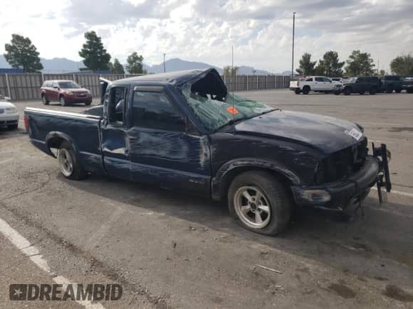2000 Chevrolet S-10 LS с VIN 1GCCS1953Y8273152, выставлен на аукционе Copart как лот 65628724 с пробегом 237 936 миль миль и На запчасти • Non repairable. История ставок и продаж доступна на DreamBid. Изображение 4.