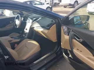 2013 Hyundai Azera z VIN KMHFG4JGXDA210013, wystawiony jako IAAI lot #41523444 z przebiegiem 125 444 mil mil oraz . Historia ofert i sprzedaży dostępna na DreamBid. Obrazek 5.