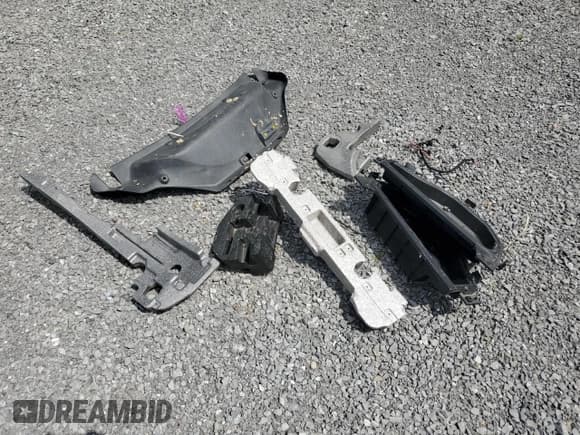 ✅ 2013 Hyundai Genesis Coupe R-Spec • VIN: KMHHT6KDXDU083153 • Lot: 62513615. Wystawiony na Copart z przebiegiem 145 932 mil. Bezpłatny archiwum sprzedaży aukcyjnych z USA i szczegółowy raport historii pojazdu na DreamBid. Zdjęcie 12.