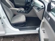 ✅ 2016 Hyundai Sonata SE • VIN: 5NPE24AF7GH283682 • Lot: 43457637. Listed on IAAI with 161,697 mi. Free auction sales archive from the USA and detailed vehicle history report at DreamBid. Image 5.