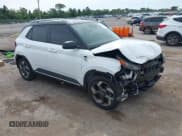 ✅ 2022 Hyundai Venue SEL • VIN: KMHRC8A34NU192850 • Lot: 43244417. Wystawiony na IAAI z przebiegiem 14 585 mil. Bezpłatny archiwum sprzedaży aukcyjnych z USA i szczegółowy raport historii pojazdu na DreamBid. Zdjęcie 1.