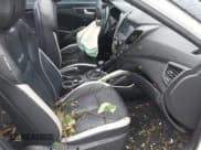 ✅ 2013 Hyundai Veloster Turbo • VIN: KMHTC6AE8DU096682 • Lot: 42974837. Wystawiony na IAAI z przebiegiem 77 365 mil. Bezpłatny archiwum sprzedaży aukcyjnych z USA i szczegółowy raport historii pojazdu na DreamBid. Zdjęcie 5.