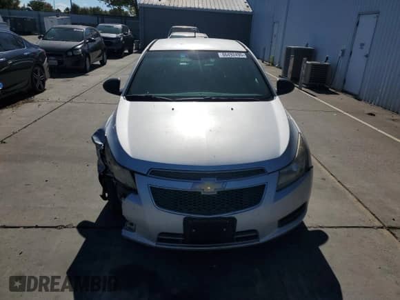 2011 Chevrolet Cruze LS z VIN 1G1PC5SHXB7190124, wystawiony jako Copart lot #86492495 z przebiegiem 226 942 mil mil oraz Szkoda całkowita • Salvage title. Historia ofert i sprzedaży dostępna na DreamBid. Obrazek 5.