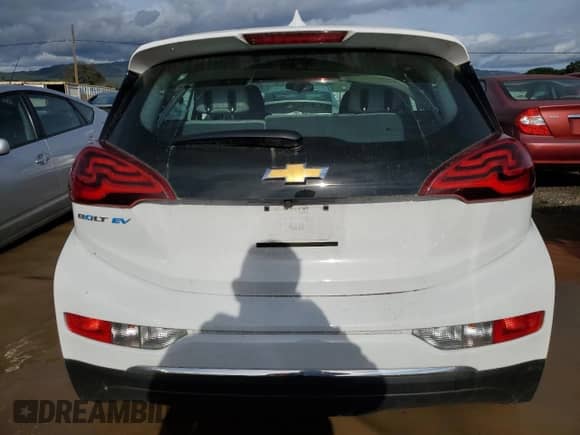2020 Chevrolet Bolt EV LT z VIN 1G1FW6S00L4109377, wystawiony jako Copart lot #45285744 z przebiegiem 18 617 mil mil oraz . Historia ofert i sprzedaży dostępna na DreamBid. Obrazek 6.