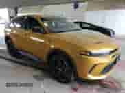 ✅ 2024 Dodge Hornet R/T • VIN: ZACPDFCW0R3A18373 • Лот: 64247645. Размещён на Copart с пробегом 5 410 миль миль. Получите бесплатный доступ к архиву аукционных продаж из США и посмотрите подробный отчёт об истории автомобиля на DreamBid. Изображение 4.