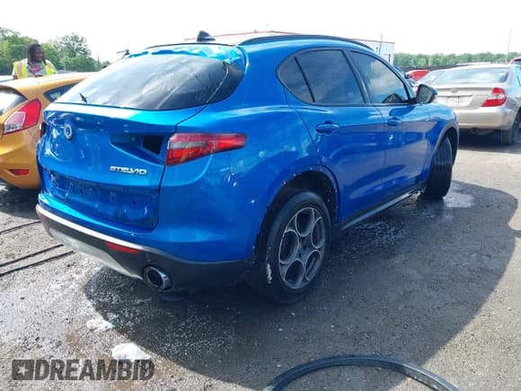 ✅ 2018 Alfa Romeo Stelvio Ti Sport • VIN: ZASFAKNN2J7B95719 • Lot: 42242986. Listed on IAAI with 74,551 mi. Free auction sales archive from the USA and detailed vehicle history report at DreamBid. Image 4.
