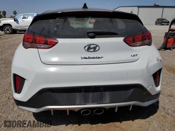 ✅ 2019 Hyundai Veloster Turbo • VIN: KMHTH6AB4KU014810 • Lot: 49254225. Wystawiony na Copart z przebiegiem 49 115 mil mil. Skorzystaj z bezpłatnego archiwum sprzedaży aukcyjnych z USA i zobacz szczegółowy raport historii pojazdu na DreamBid. Zdjęcie 6.