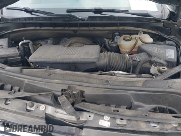 ✅ 2021 Chevrolet Suburban LT • VIN: 1GNSKCKD6MR400948 • Lot: 42625415. Wystawiony na IAAI z przebiegiem 92 589 mil. Bezpłatny archiwum sprzedaży aukcyjnych z USA i szczegółowy raport historii pojazdu na DreamBid. Zdjęcie 10.