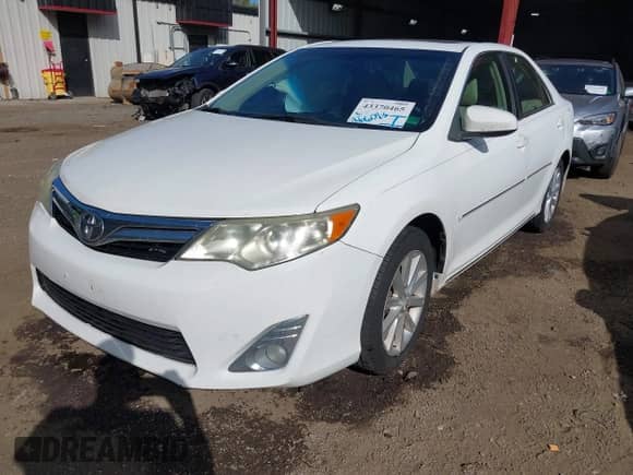 2013 Toyota Camry L with VIN 4T4BF1FK4DR332853, listed as a IAAI auction lot 43370465 with 266,093 mi miles and . Bid and sale history available at DreamBid. Image 17.