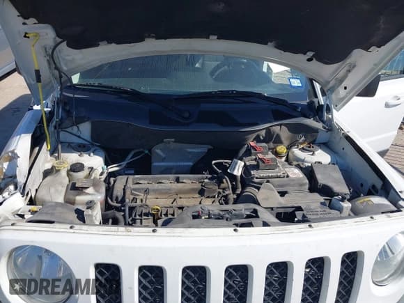 ✅ 2016 Jeep Patriot High Altitude • VIN: 1C4NJPFA5GD548669 • Lot: 43591348. Wystawiony na IAAI z przebiegiem 112 011 mil. Bezpłatny archiwum sprzedaży aukcyjnych z USA i szczegółowy raport historii pojazdu na DreamBid. Zdjęcie 10.