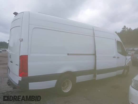 ✅ 2019 Freightliner Sprinter • VIN: WDRPF1CD2KT010175 • Lot: 42735907. Wystawiony na IAAI z przebiegiem 62 210 mil. Bezpłatny archiwum sprzedaży aukcyjnych z USA i szczegółowy raport historii pojazdu na DreamBid. Zdjęcie 14.