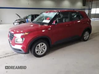 ✅ 2022 Hyundai Venue SE • VIN: KMHRB8A38NU197522 • Lot: 46924235. Wystawiony na Copart z przebiegiem 26 570 mil. Bezpłatny archiwum sprzedaży aukcyjnych z USA i szczegółowy raport historii pojazdu na DreamBid. Zdjęcie 1.