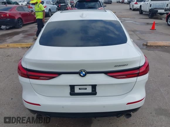 ✅ 2021 BMW 2 Series 228i • VIN: WBA53AK06M7J27877 • Lot: 41956951. Wystawiony na IAAI z przebiegiem 37 321 mil. Bezpłatny archiwum sprzedaży aukcyjnych z USA i szczegółowy raport historii pojazdu na DreamBid. Zdjęcie 17.