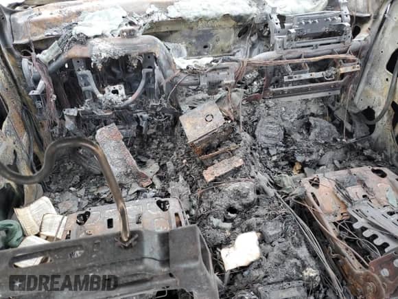 2008 Chevrolet Silverado 3500HD DRW LTZ с VIN 1GCJK33658F117582, выставлен на аукционе Copart как лот 78174364 с пробегом Не указан миль и На запчасти • Non repairable. История ставок и продаж доступна на DreamBid. Изображение 8.