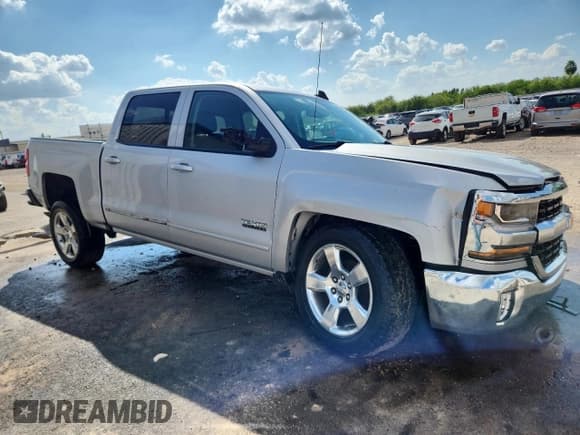 ✅ 2018 Chevrolet Silverado 1500 LT • VIN: 3GCPCREC7JG596184 • Lot: 86129855. Wystawiony na Copart z przebiegiem 72 080 mil. Bezpłatny archiwum sprzedaży aukcyjnych z USA i szczegółowy raport historii pojazdu na DreamBid. Zdjęcie 4.