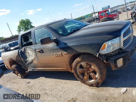 ✅ 2017 Ram 1500 Tradesman • VIN: 3C6RR7KT3HG742615 • Lot: 42218000. Wystawiony na IAAI z przebiegiem 237 169 mil. Bezpłatny archiwum sprzedaży aukcyjnych z USA i szczegółowy raport historii pojazdu na DreamBid. Zdjęcie 14.