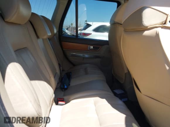 ✅ 2013 Land Rover Range Rover Sport HSE Lux • VIN: SALSK2D45DA763202 • Lot: 42885709. Listed on IAAI with 142,474 mi. Free auction sales archive from the USA and detailed vehicle history report at DreamBid. Image 8.