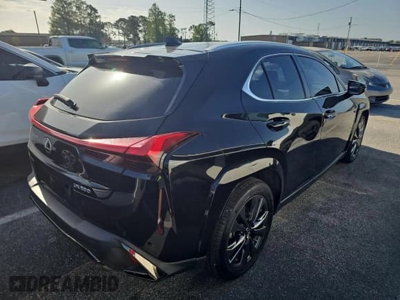 ✅ 2022 Lexus UX 200 F Sport • VIN: JTHE3JBHXN2048556 • Лот: 53814865. Опубликован ранее на Copart с пробегом 199 622 миль. Бесплатный доступ к архиву аукционных продаж из США и подробный отчёт об истории автомобиля на DreamBid. Изображение 4.