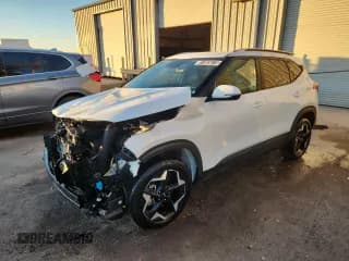 ✅ 2025 Kia Seltos S • VIN: KNDEU2AA8S7773712 • Lot: 91855615. Listed on Copart with 17,735 mi. Free auction sales archive from the USA and detailed vehicle history report at DreamBid. Image 1.