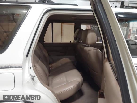 ✅ 1995 Toyota 4Runner • VIN: JT3VN39W0S0177445 • Лот: 42223268. Опубликован ранее на IAAI с пробегом 188 528 миль. Бесплатный доступ к архиву аукционных продаж из США и подробный отчёт об истории автомобиля на DreamBid. Изображение 8.