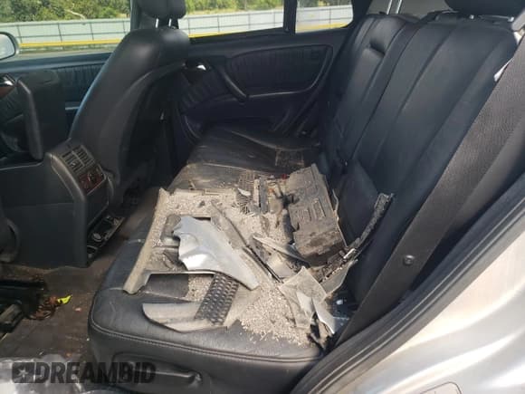 ✅ 2003 Mercedes-Benz M 320 • VIN: 4JGAB54E03A384597 • Lot: 67664535. Wystawiony na Copart z przebiegiem 236 792 mil. Bezpłatny archiwum sprzedaży aukcyjnych z USA i szczegółowy raport historii pojazdu na DreamBid. Zdjęcie 10.