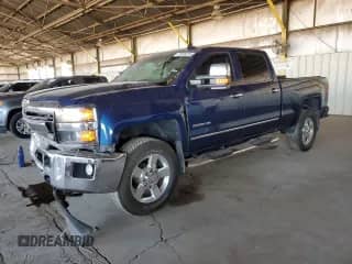 2016 Chevrolet Silverado 3500HD LTZ z VIN 1GC4K0C87GF258682, wystawiony jako Copart lot #57608235 z przebiegiem 213 684 mil mil oraz Szkoda całkowita • Salvage title. Historia ofert i sprzedaży dostępna na DreamBid. Obrazek 1.