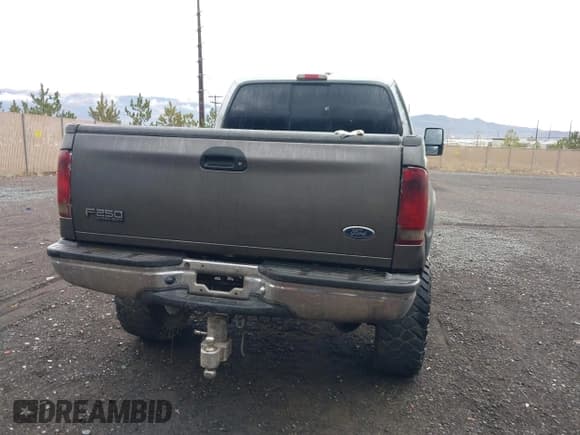 ✅ 2006 Ford F-250 XL • VIN: 1FTSX21PX6EB39513 • Лот: 43444587. Опубликован ранее на IAAI с пробегом 155 873 миль. Бесплатный доступ к архиву аукционных продаж из США и подробный отчёт об истории автомобиля на DreamBid. Изображение 16.