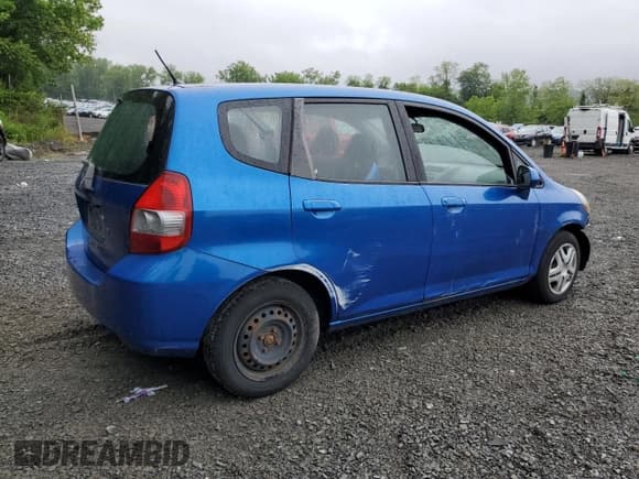 ✅ 2007 Honda Fit • VIN: JHMGD37477S021468 • Lot: 58093675. Listed on Copart with 111,480 mi. Free auction sales archive from the USA and detailed vehicle history report at DreamBid. Image 3.