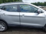 ✅ 2017 Nissan Rogue SL • VIN: JN1BJ1CR4HW143132 • Lot: 43039179. Listed on IAAI with 80,384 mi. Free auction sales archive from the USA and detailed vehicle history report at DreamBid. Image 13.