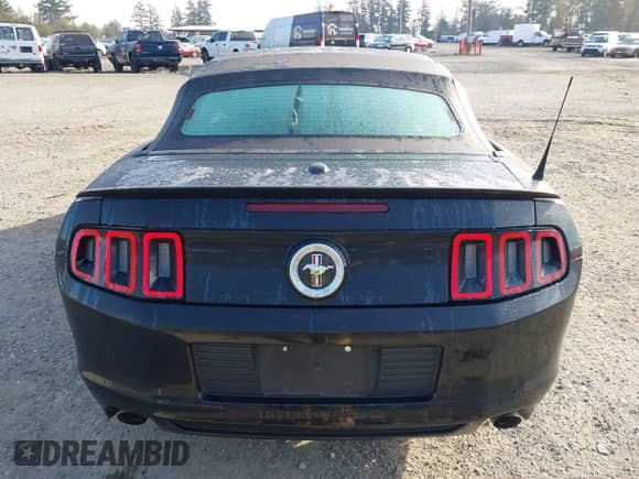2014 Ford Mustang V6 с VIN 1ZVBP8EM9E5279440, выставлен на аукционе IAAI как лот 43498168 с пробегом 87 076 миль миль и . История ставок и продаж доступна на DreamBid. Изображение 16.
