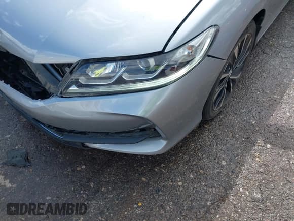 ✅ 2017 Honda Accord EX-L • VIN: 1HGCT2B8XHA007337 • Lot: 42185241. Listed on IAAI with 32,451 mi. Free auction sales archive from the USA and detailed vehicle history report at DreamBid. Image 6.