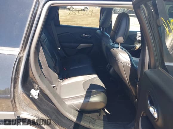 ✅ 2018 Jeep Cherokee Limited • VIN: 1C4PJMDB5JD507243 • Lot: 42331268. Wystawiony na IAAI z przebiegiem 84 838 mil. Bezpłatny archiwum sprzedaży aukcyjnych z USA i szczegółowy raport historii pojazdu na DreamBid. Zdjęcie 8.