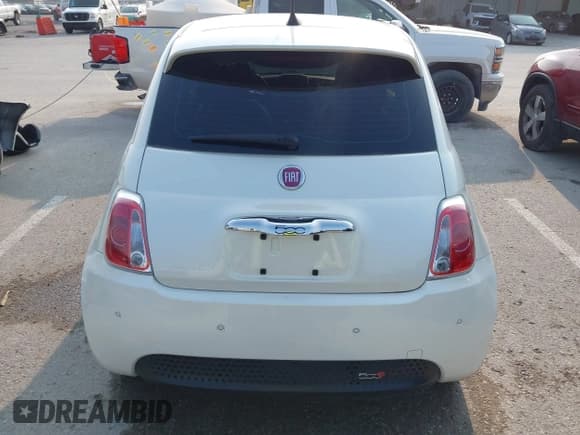 ✅ 2017 FIAT 500e • VIN: 3C3CFFGEXHT550003 • Lot: 42470987. Listed on IAAI with 47,016 mi. Free auction sales archive from the USA and detailed vehicle history report at DreamBid. Image 16.