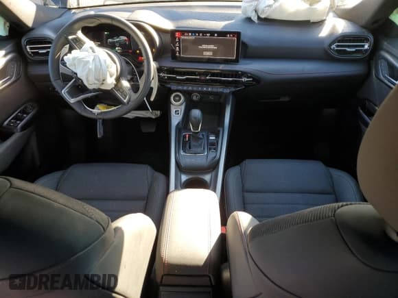 ✅ 2024 Dodge Hornet R/T • VIN: ZACPDFCW1R3A26322 • Lot: 86514075. Wystawiony na Copart z przebiegiem 32 662 mil. Bezpłatny archiwum sprzedaży aukcyjnych z USA i szczegółowy raport historii pojazdu na DreamBid. Zdjęcie 8.