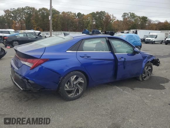 ✅ 2025 Hyundai Elantra SEL Convenience • VIN: KMHLS4DG6SU922415 • Lot: 85209625. Listed on Copart with 15,418 mi. Free auction sales archive from the USA and detailed vehicle history report at DreamBid. Image 3.