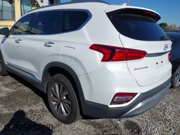 2019 Hyundai Santa Fe Ultimate z VIN 5NMS53AD4KH104989, wystawiony jako IAAI lot #43310166 z przebiegiem 88 200 mil mil oraz . Historia ofert i sprzedaży dostępna na DreamBid. Obrazek 3.