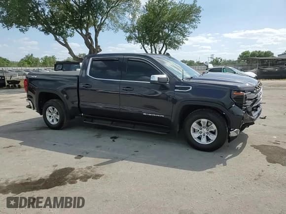 ✅ 2022 GMC Sierra 1500 SLE • VIN: 3GTPUBEK2NG642618 • Лот: 51894545. Опубликован ранее на Copart с пробегом 30 245 миль. Бесплатный доступ к архиву аукционных продаж из США и подробный отчёт об истории автомобиля на DreamBid. Изображение 11.
