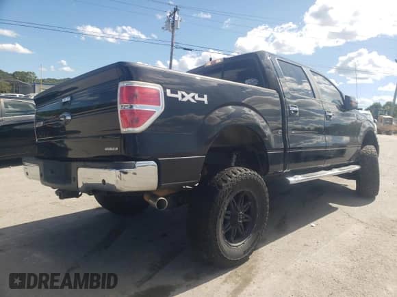 2013 Ford F-150 XLT z VIN 1FTFW1EF8DKE93688, wystawiony jako Copart lot #84923875 z przebiegiem 93 730 mil mil oraz Czysty tytuł • Clean title. Historia ofert i sprzedaży dostępna na DreamBid. Obrazek 3.