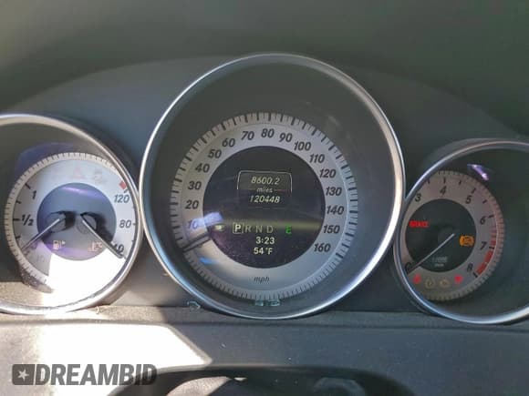 ✅ 2013 Mercedes-Benz C 250 Sport • VIN: WDDGF4HB4DA810120 • Lot: 91931405. Wystawiony na Copart z przebiegiem 120 448 mil. Bezpłatny archiwum sprzedaży aukcyjnych z USA i szczegółowy raport historii pojazdu na DreamBid. Zdjęcie 9.