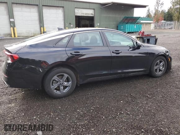 ✅ 2021 Kia K5 LXS • VIN: 5XXG14J27MG041121 • Lot: 92920885. Wystawiony na Copart z przebiegiem 88 260 mil. Bezpłatny archiwum sprzedaży aukcyjnych z USA i szczegółowy raport historii pojazdu na DreamBid. Zdjęcie 3.