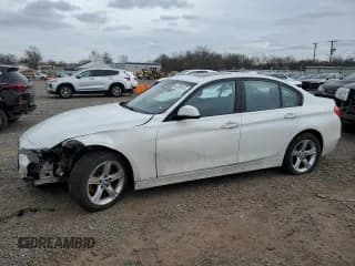 ✅ 2015 BMW 3 Series 320i xDrive • VIN: WBA3C3G54FNS74026 • Lot: 45926615. Wystawiony na Copart z przebiegiem Nie podano. Bezpłatny archiwum sprzedaży aukcyjnych z USA i szczegółowy raport historii pojazdu na DreamBid. Zdjęcie 1.