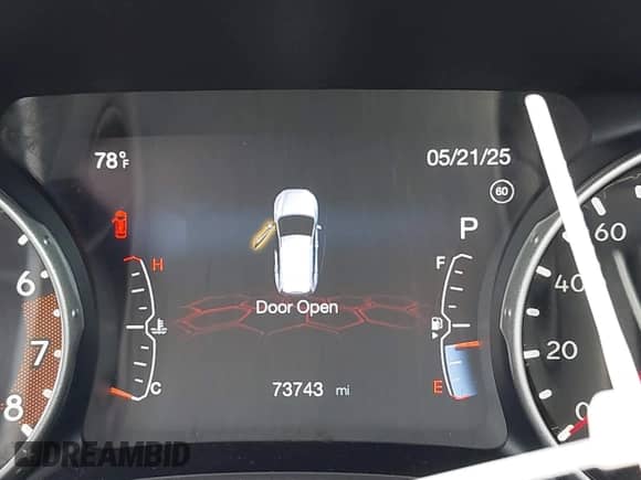 2021 Jeep Compass 80th Anniversary z VIN 3C4NJCEB0MT604218, wystawiony jako IAAI lot #42316107 z przebiegiem 73 743 mil mil oraz . Historia ofert i sprzedaży dostępna na DreamBid. Obrazek 15.