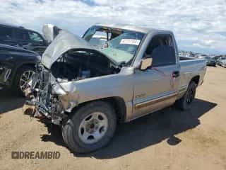 ✅ 2001 Chevrolet Silverado 1500 LS • VIN: 1GCEC14T01Z238418 • Lot: 67737004. Wystawiony na Copart z przebiegiem Nie podano mil. Skorzystaj z bezpłatnego archiwum sprzedaży aukcyjnych z USA i zobacz szczegółowy raport historii pojazdu na DreamBid. Zdjęcie 1.