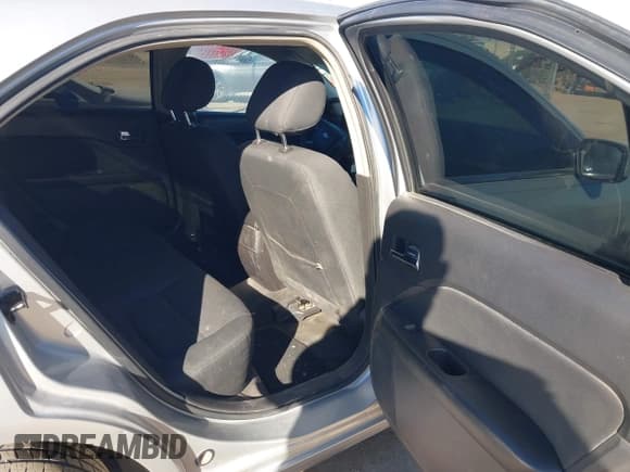 ✅ 2012 Ford Fusion SE • VIN: 3FAHP0HG4CR137145 • Lot: 43672776. Wystawiony na IAAI z przebiegiem 182 335 mil. Bezpłatny archiwum sprzedaży aukcyjnych z USA i szczegółowy raport historii pojazdu na DreamBid. Zdjęcie 8.