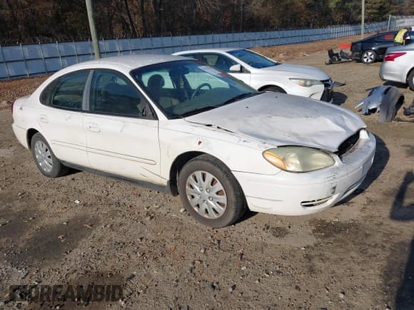✅ 2006 Ford Taurus SE • VIN: 1FAFP53UX6A139742 • Lot: 43701399. Listed on IAAI with 252,993 mi. Free auction sales archive from the USA and detailed vehicle history report at DreamBid. Image 1.