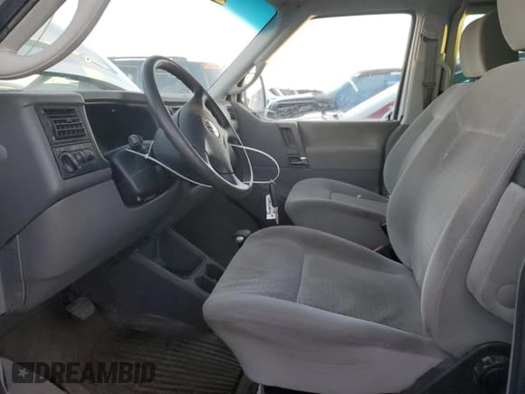 ✅ 2003 Volkswagen EuroVan MV • VIN: WV2MB47033H031520 • Lot: 78219774. Wystawiony na Copart z przebiegiem 130 277 mil. Bezpłatny archiwum sprzedaży aukcyjnych z USA i szczegółowy raport historii pojazdu na DreamBid. Zdjęcie 7.