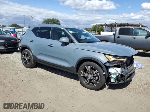 ✅ 2020 Volvo XC40 Inscription • VIN: YV4162UL3L2245240 • Lot: 53510215. Wystawiony na Copart z przebiegiem Nie podano. Bezpłatny archiwum sprzedaży aukcyjnych z USA i szczegółowy raport historii pojazdu na DreamBid. Zdjęcie 4.