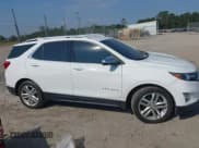 ✅ 2020 Chevrolet Equinox Premier • VIN: 3GNAXPEX8LS655557 • Lot: 43245837. Wystawiony na IAAI z przebiegiem 61 609 mil. Bezpłatny archiwum sprzedaży aukcyjnych z USA i szczegółowy raport historii pojazdu na DreamBid. Zdjęcie 13.